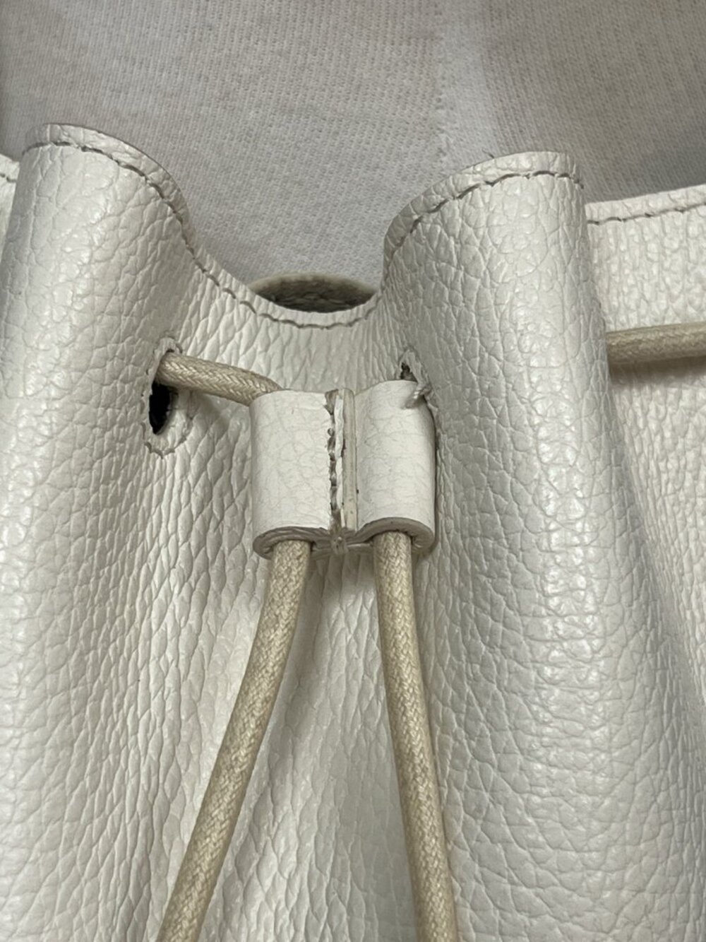 FURLA Sleek Bucket Bag in White Pebbled Leather - Picture 6 of 12